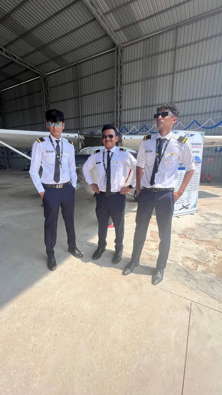 Vayudoot Aviation alumni photo